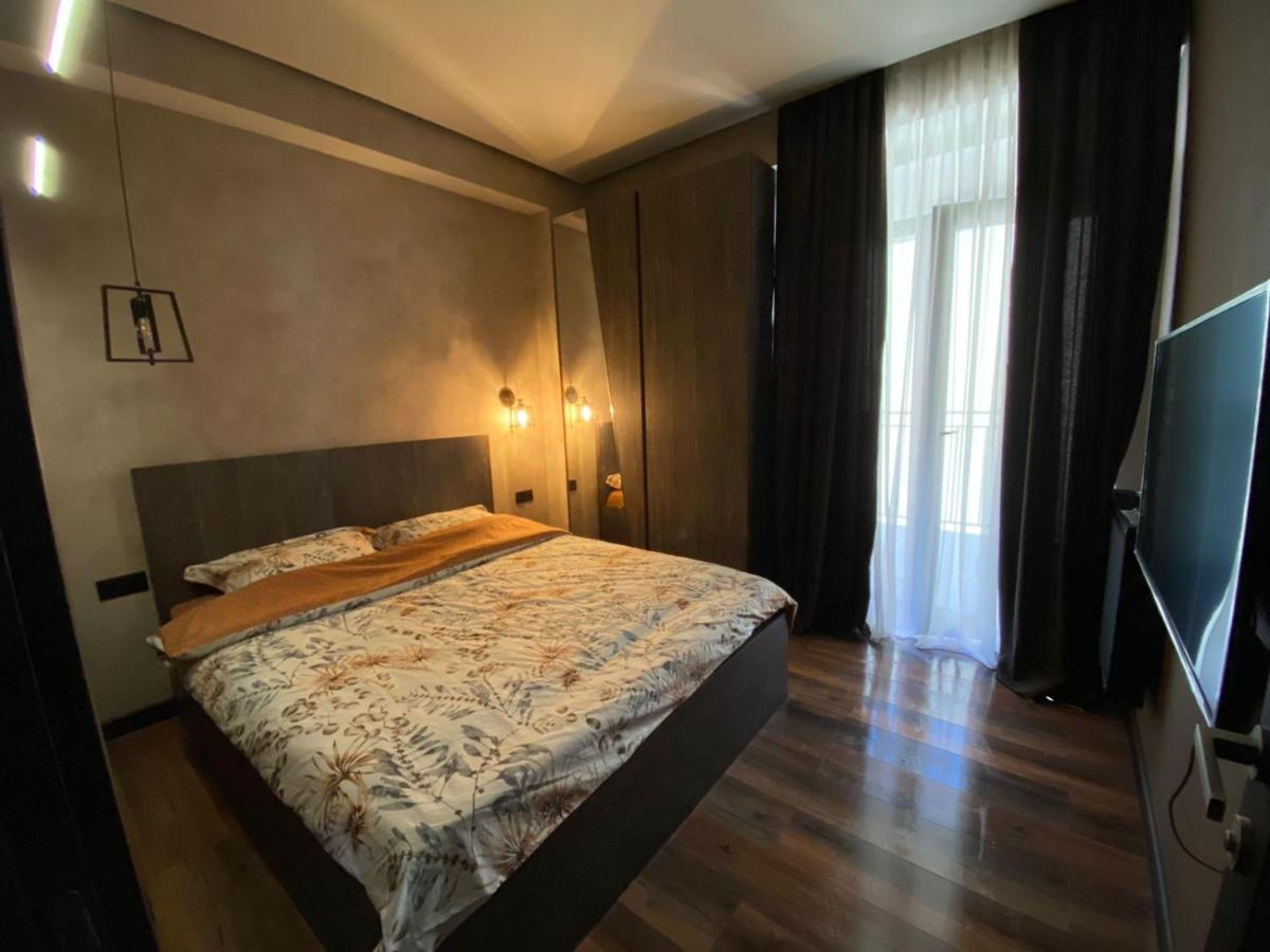 New Apartment With Terrace Tbilisi Buitenkant foto