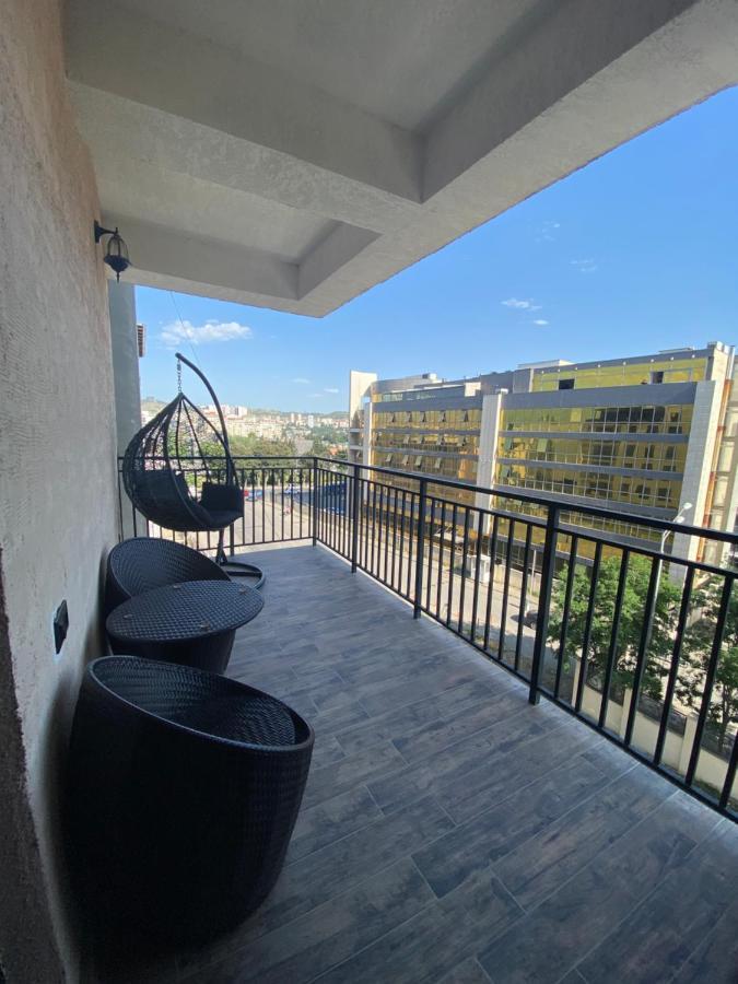 New Apartment With Terrace Tbilisi Buitenkant foto