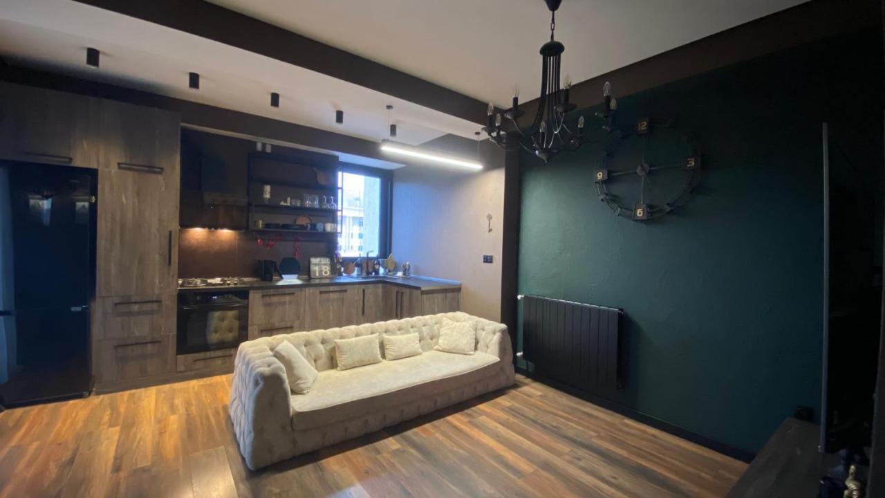 New Apartment With Terrace Tbilisi Buitenkant foto